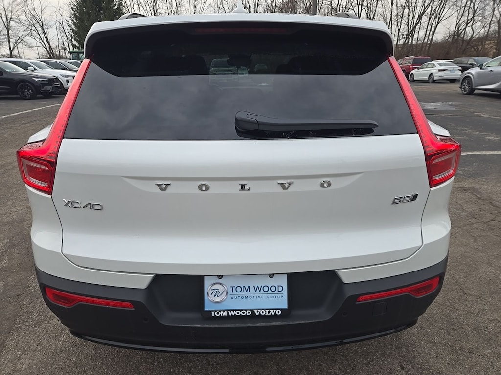 New 2026 Volvo XC40 B5 Plus SUV