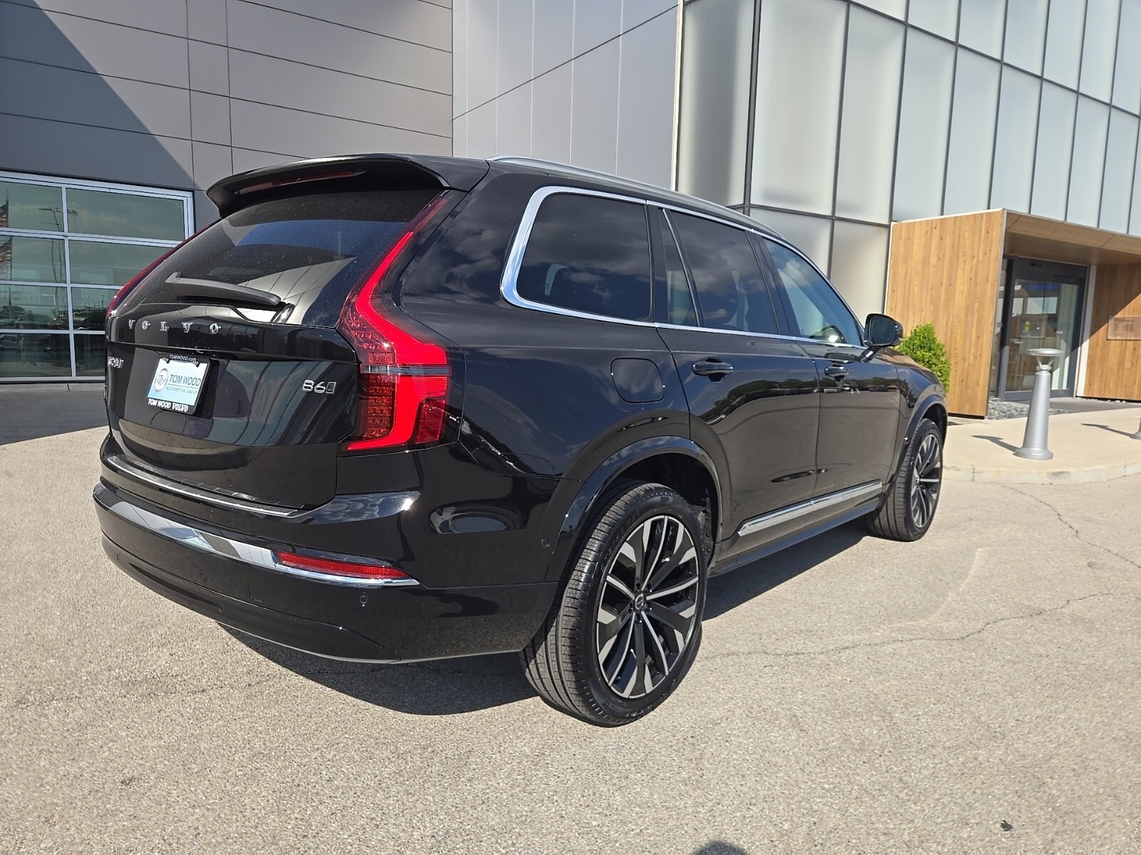 2026 Volvo XC90 Plus photo 2
