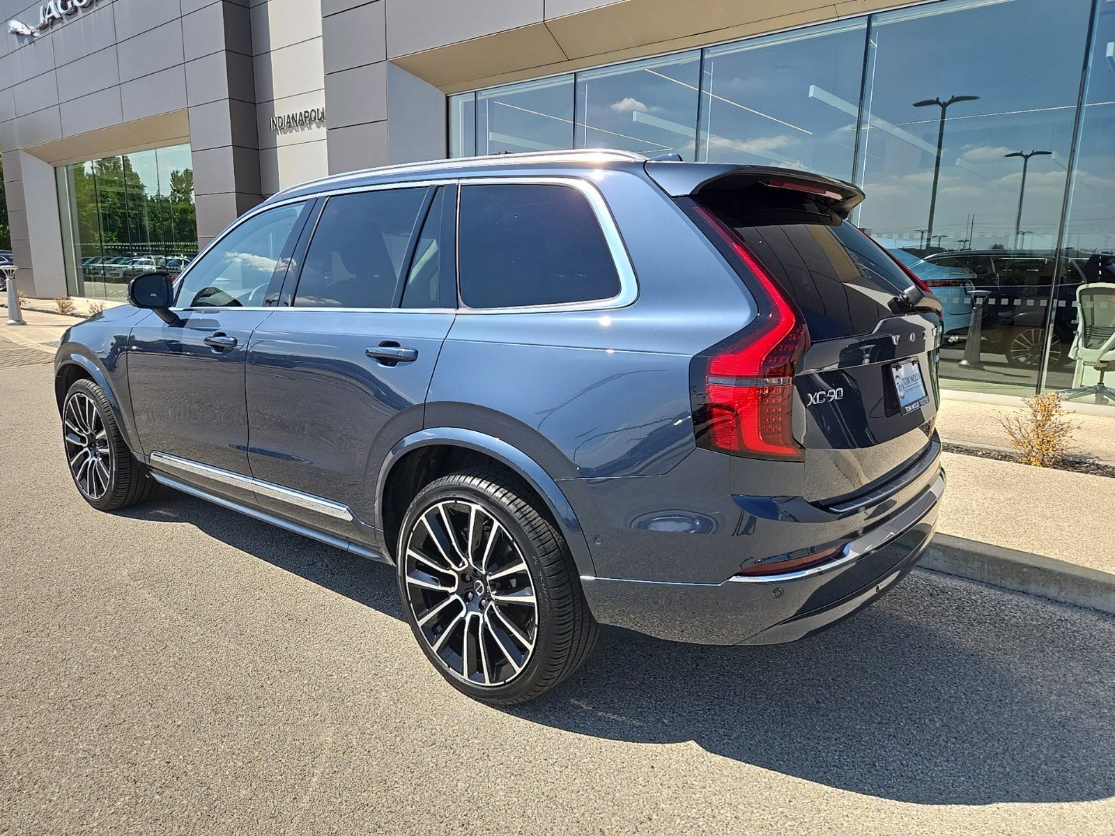 2026 Volvo XC90 Plus - Photo 7
