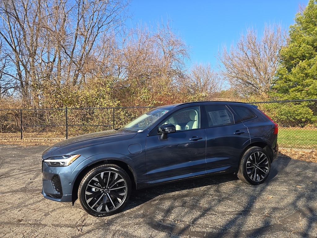 New 2026 Volvo XC60 plug-in hybrid T8 Ultra SUV