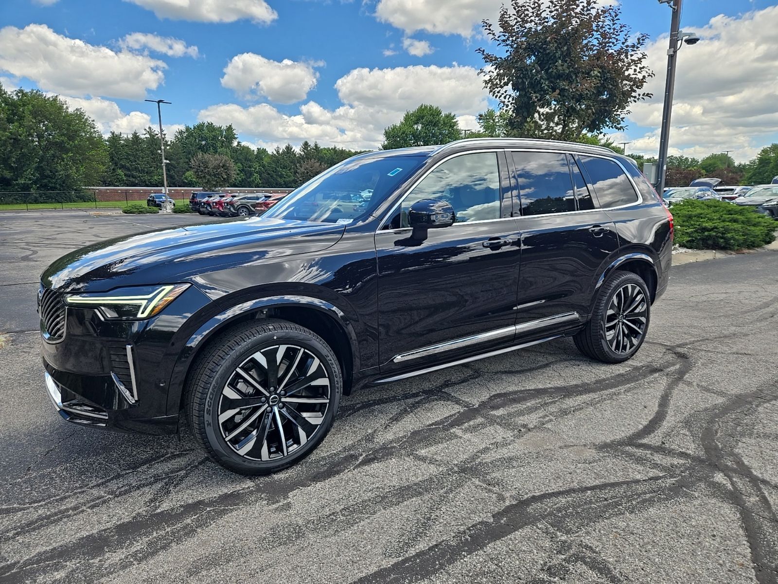 2026 Volvo XC90 Plus