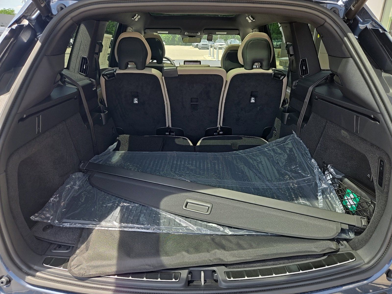 2025 Volvo EX90 Plus - Photo 14