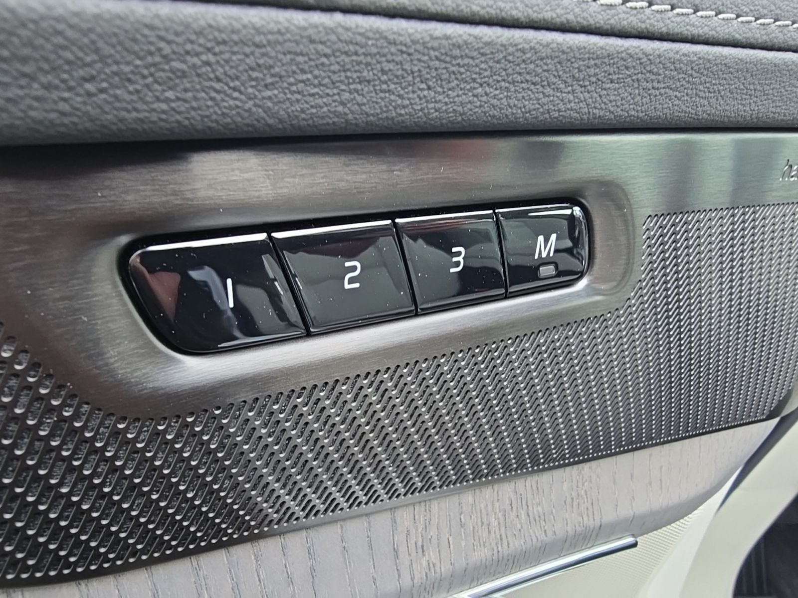 2026 Volvo XC90 Ultra - Photo 19