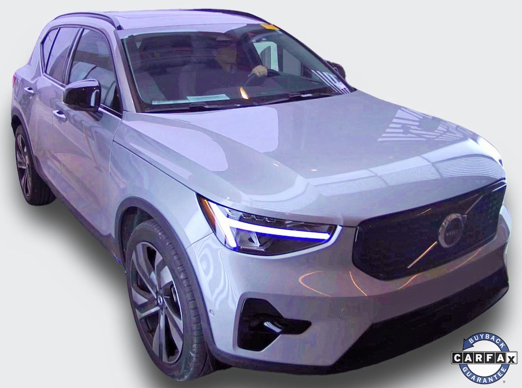 Used 2023 Volvo XC40 B5 Plus Dark Theme SUV