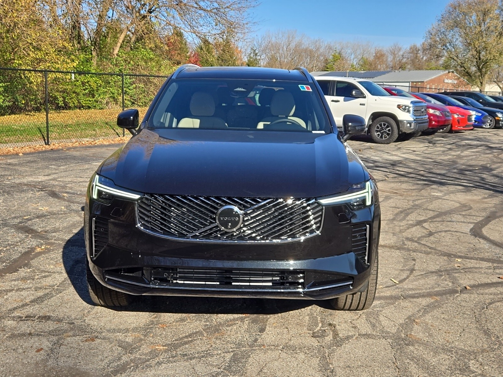 2026 Volvo XC90 T8 Plus photo 3