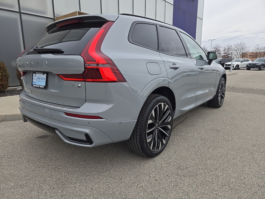 New 2026 Volvo XC60 plug-in hybrid T8 Ultra SUV