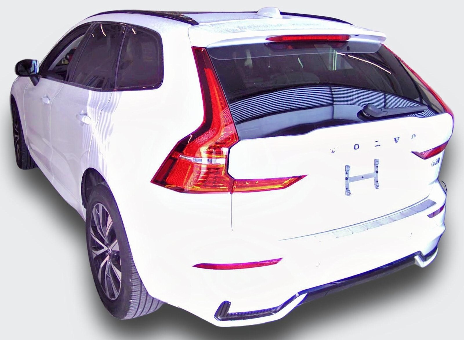 2025 Volvo XC60 B5 Core photo 3