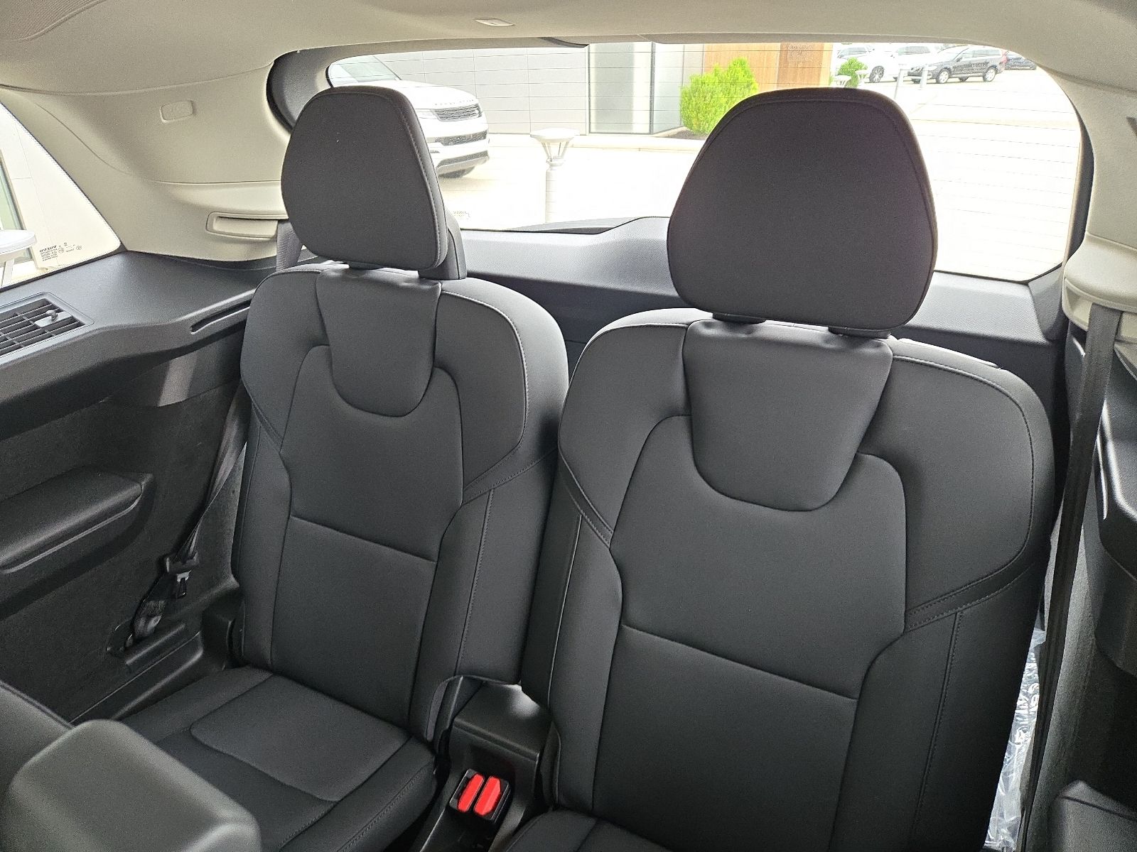 2026 Volvo XC90 Plus - Photo 13