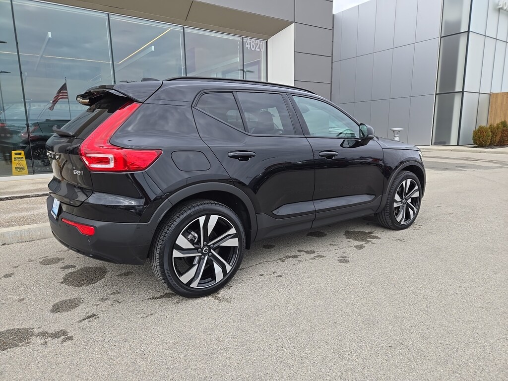 Used 2024 Volvo XC40 Ultimate SUV
