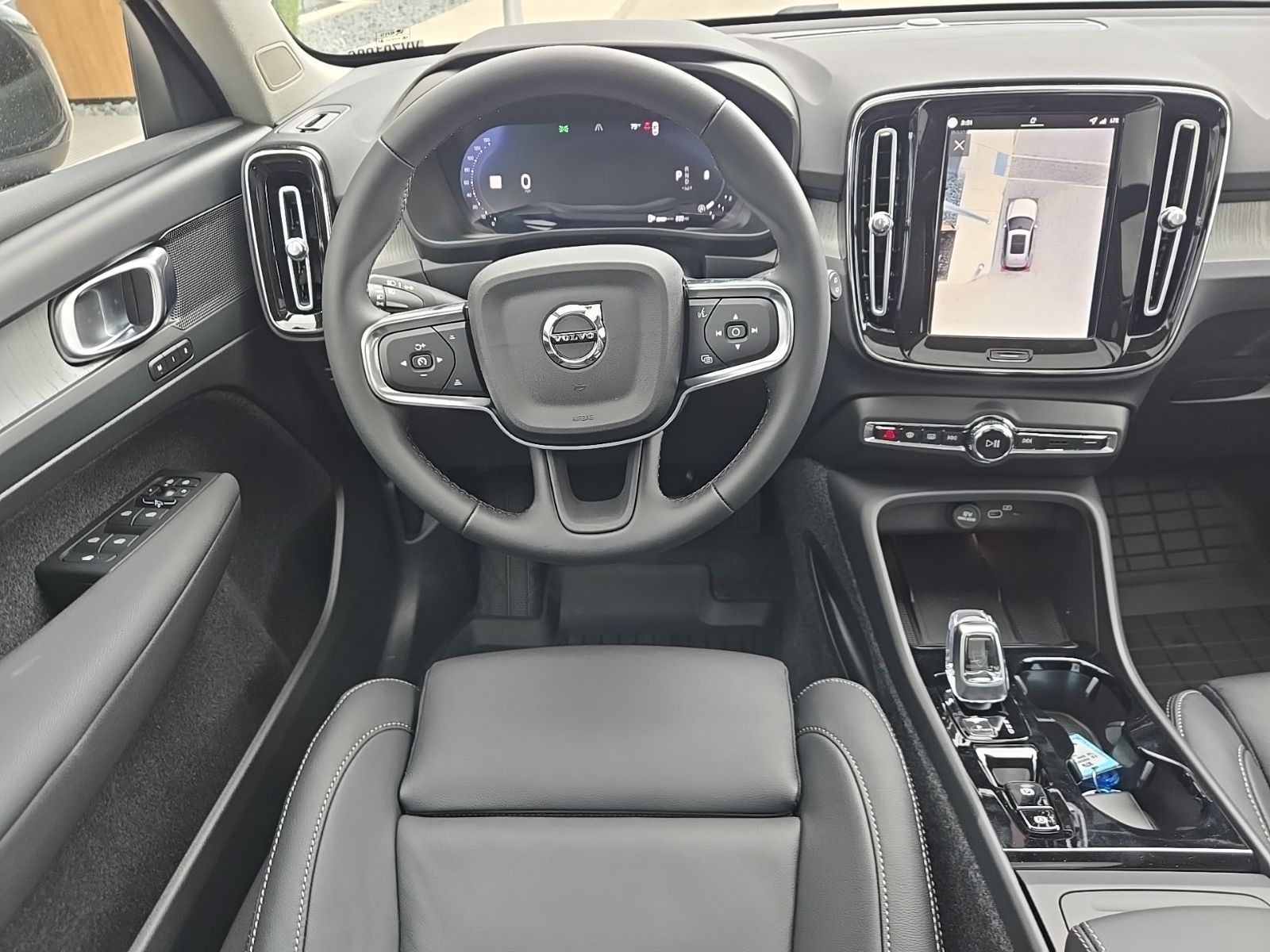 2026 Volvo XC40 Plus - Photo 35