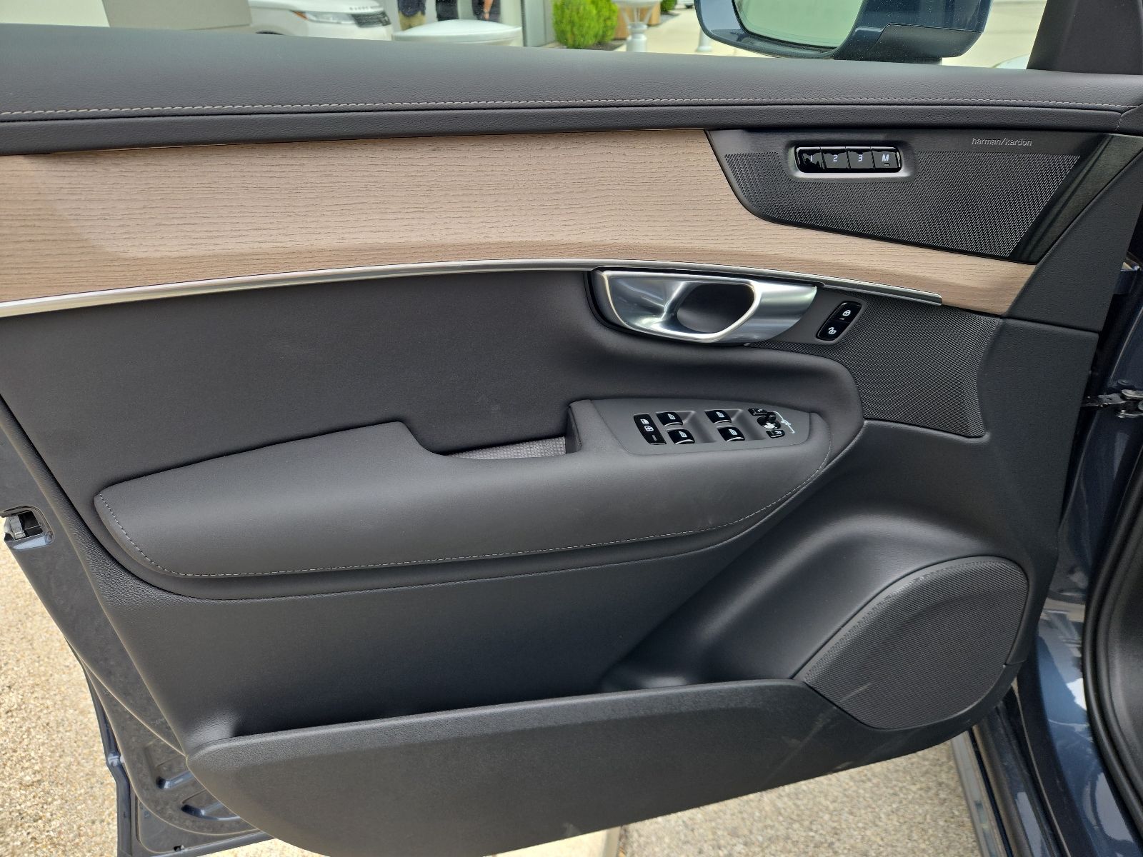 2026 Volvo XC90 Plus - Photo 27