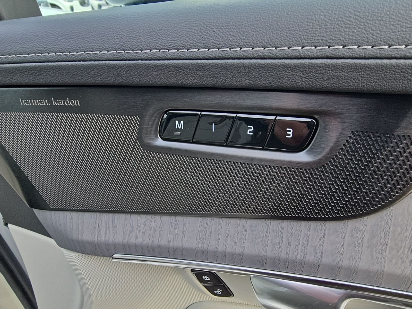 2026 Volvo XC90 Ultra - Photo 24