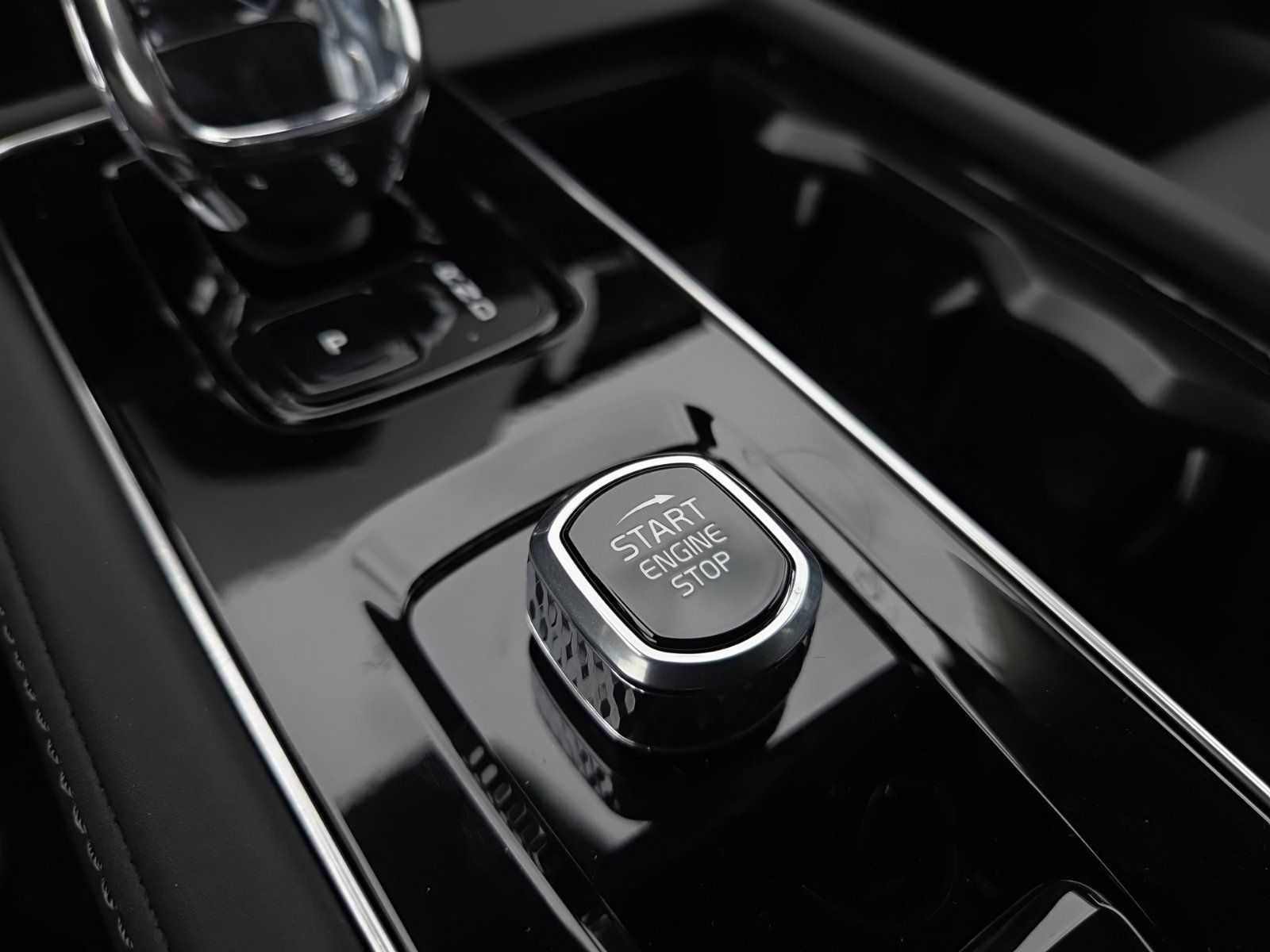 2026 Volvo XC90 Ultra - Photo 38
