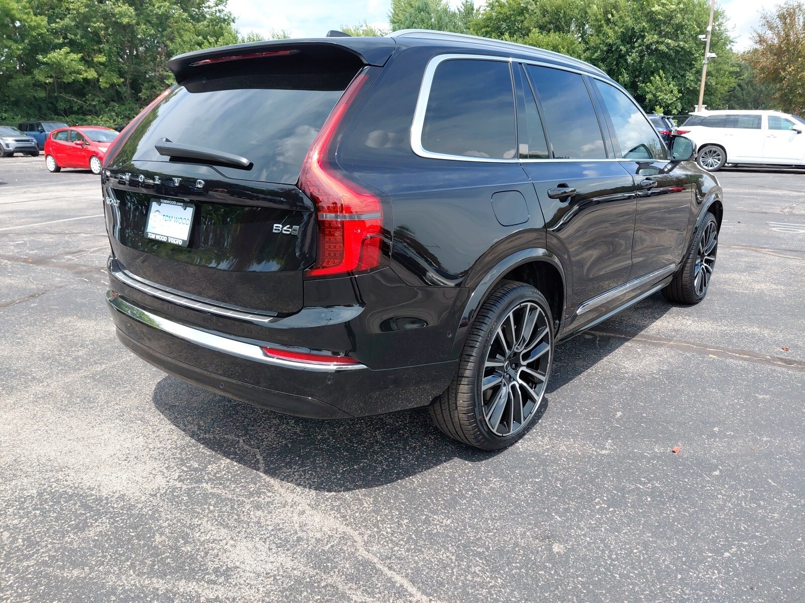 2026 Volvo XC90 Plus photo 2