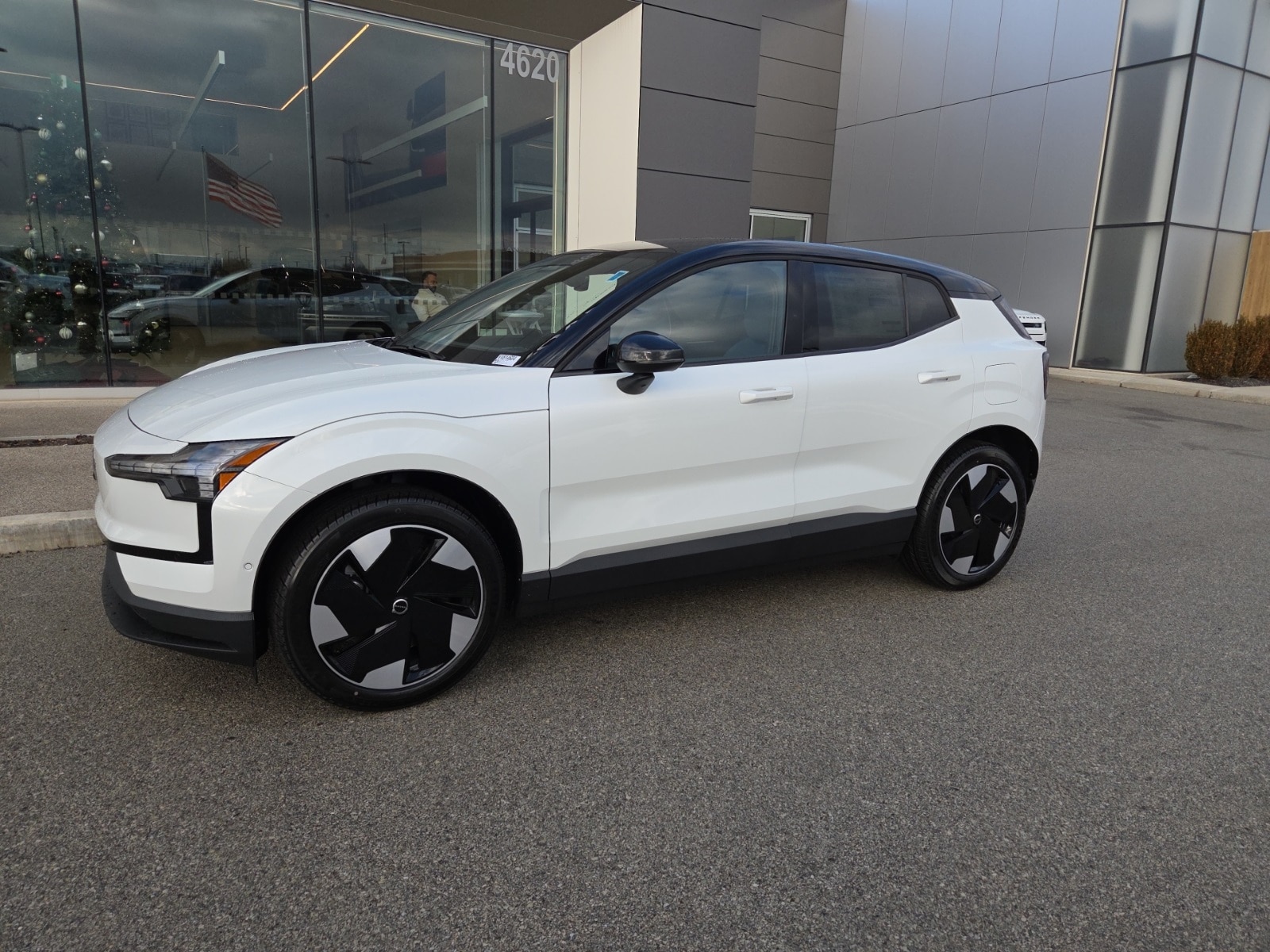 2026 Volvo EX30 Ultra's photo