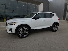 2026 Volvo XC40 B5 Plus AWD SUV