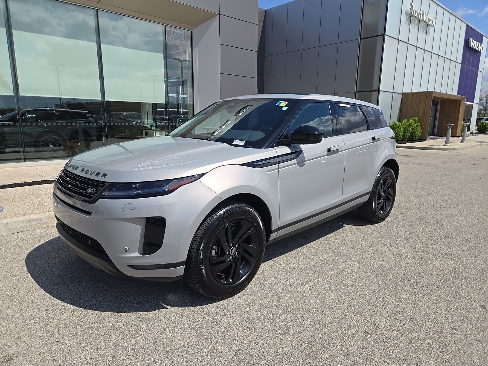 2026 Land Rover Range Rover Evoque S's photo