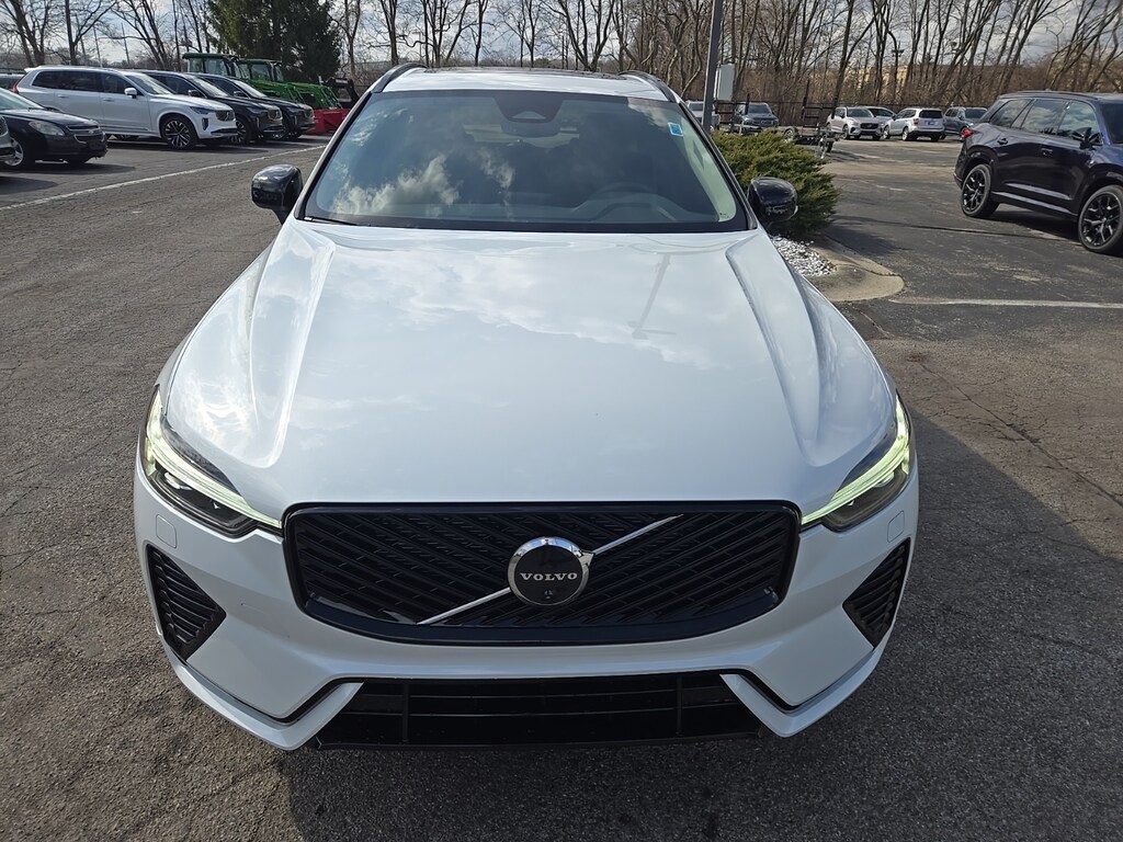 New 2026 Volvo XC60 B5 Plus SUV