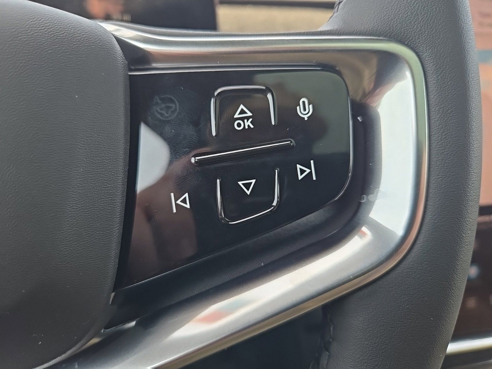 2025 Volvo EX90 Plus - Photo 44