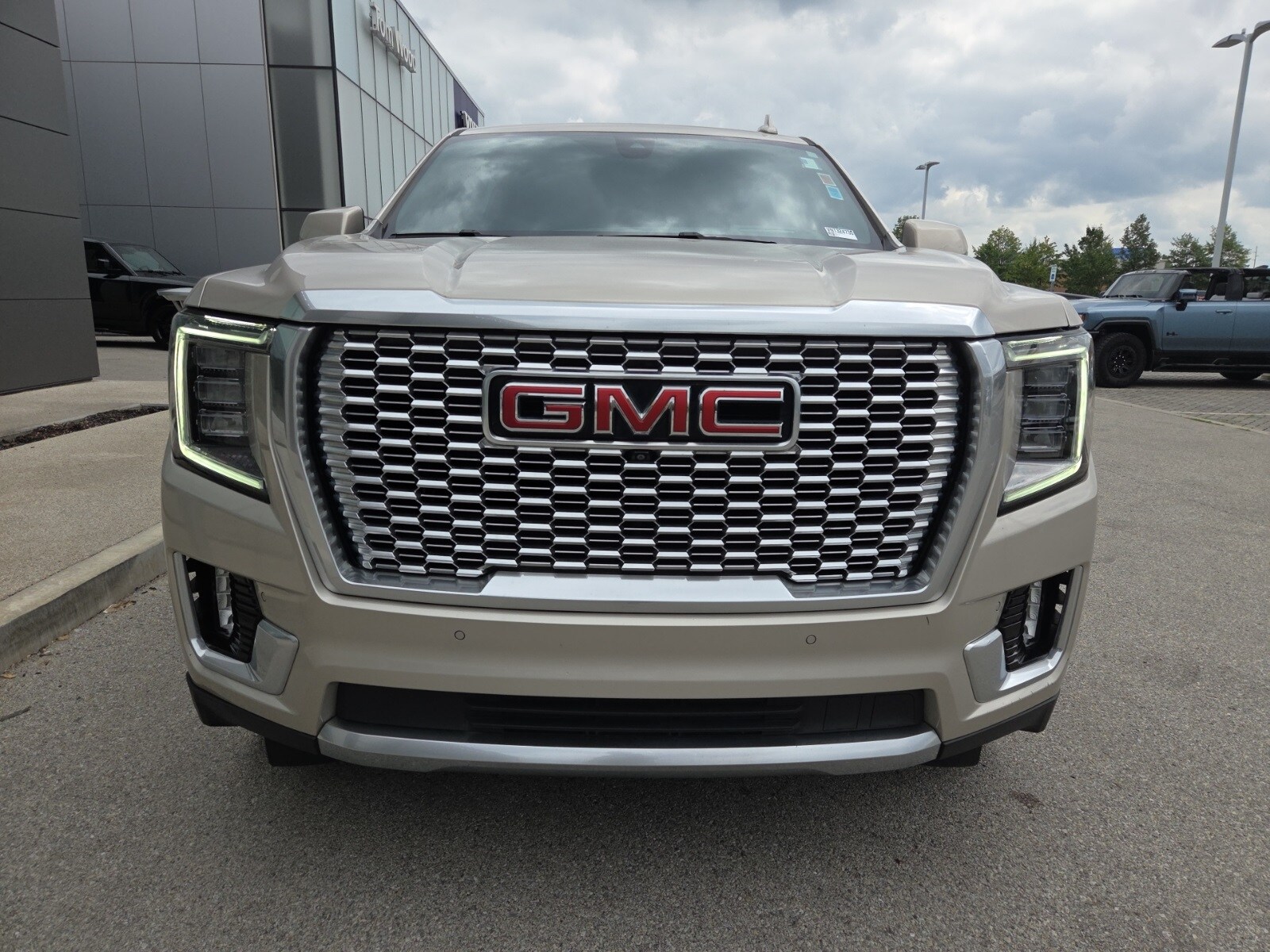 2021 Gmc Yukon XL Denali photo 3