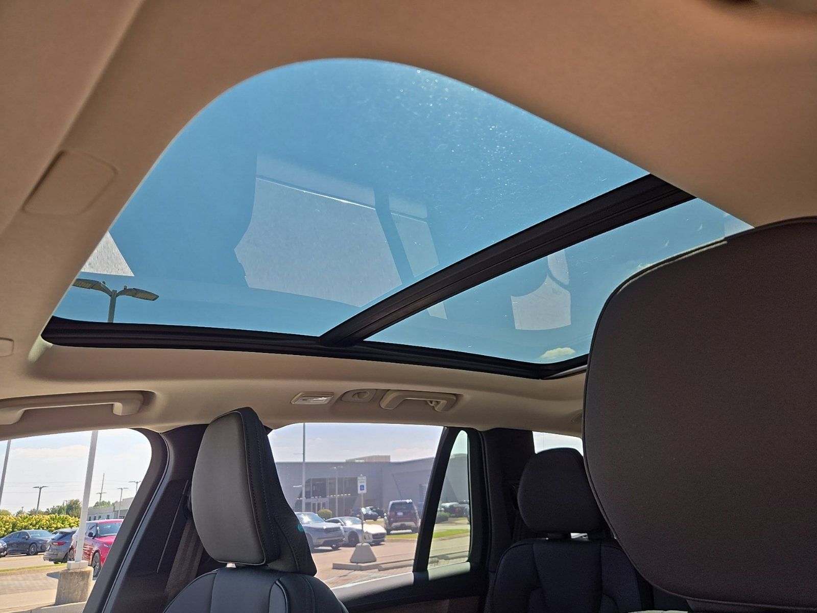 2026 Volvo XC90 Plus - Photo 20