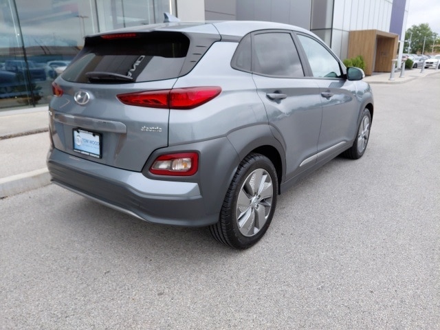 Used 2021 Hyundai Kona EV Limited with VIN KM8K33AG4MU122559 for sale in Indianapolis, IN