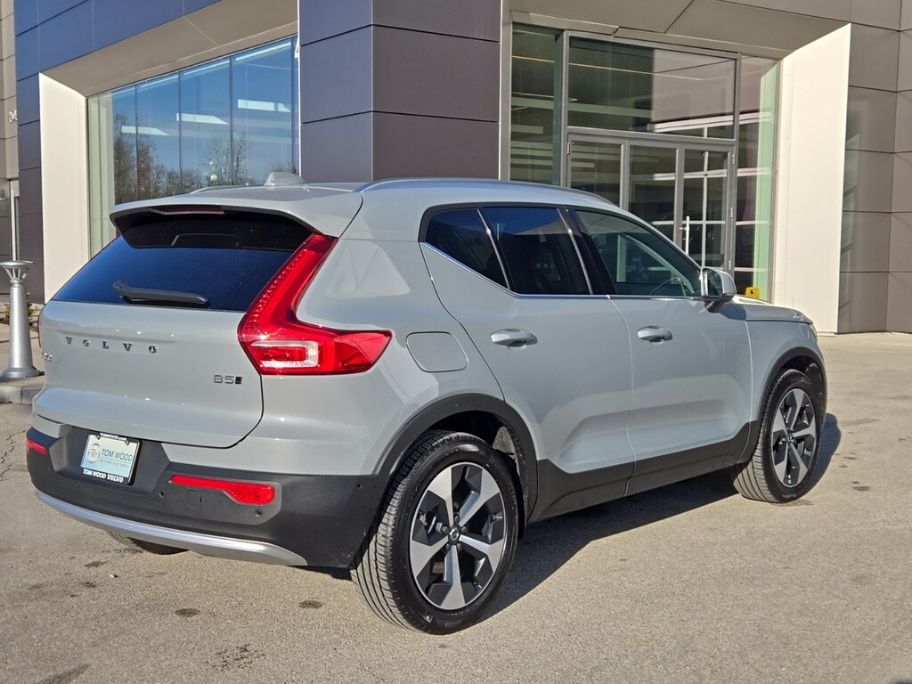 Certified 2025 Volvo XC40 B5 Plus Bright Theme SUV