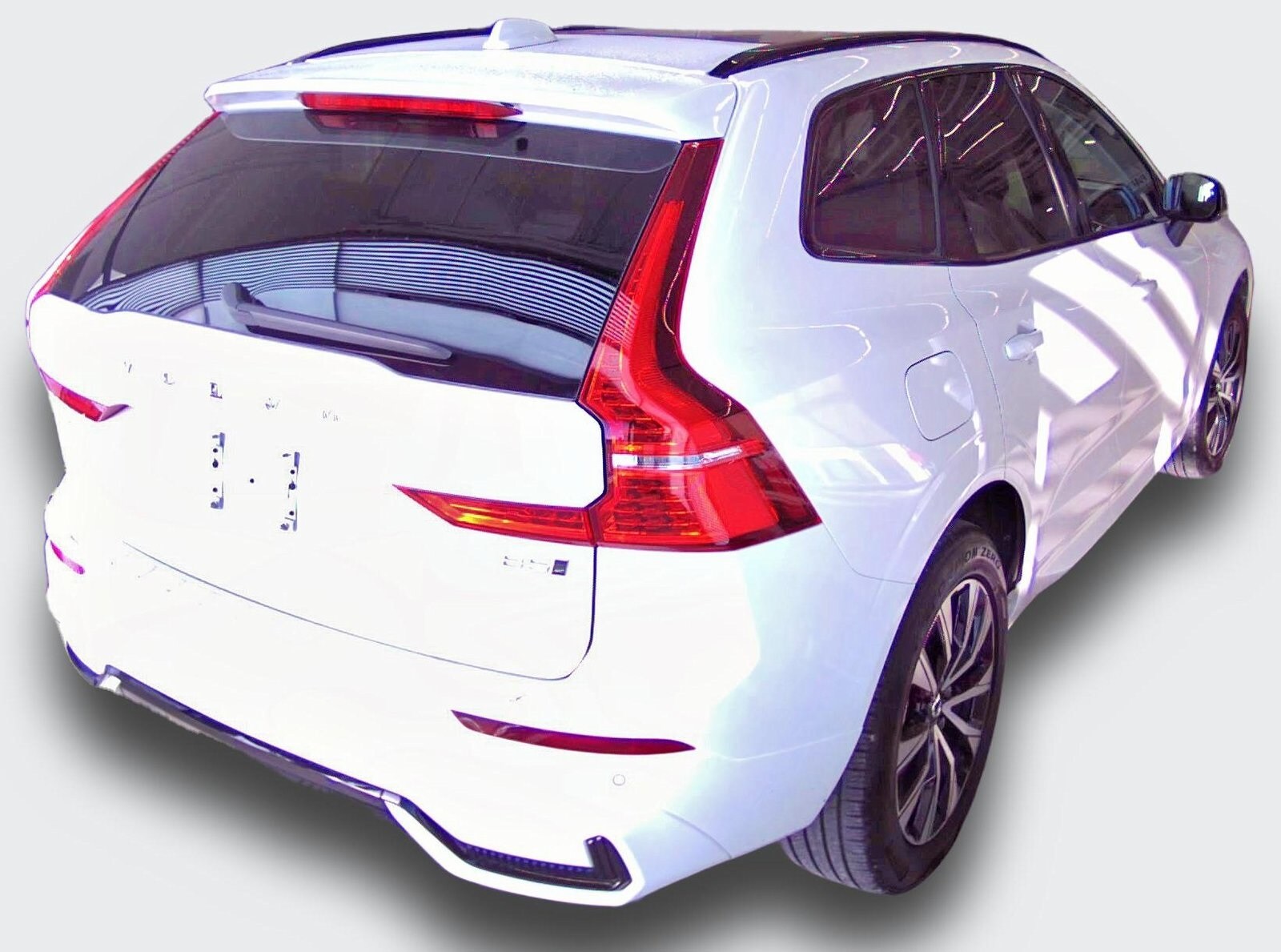 2025 Volvo XC60 B5 Core photo 2