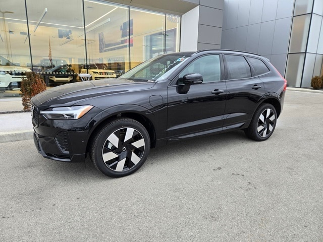 2025 Volvo XC60 plug-in hybrid T8 Plus AWD SUV