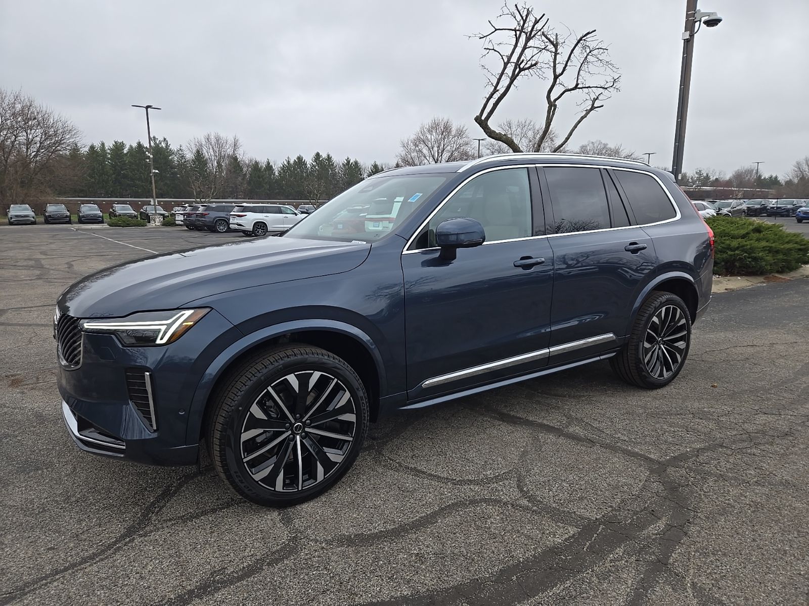 2026 Volvo XC90 B6 Plus Bright 7-Seater 4WD's photo