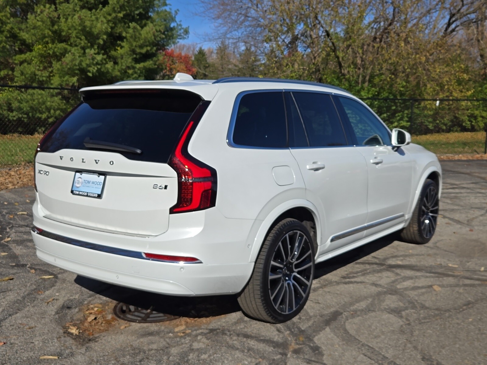 2026 Volvo XC90 Plus photo 2