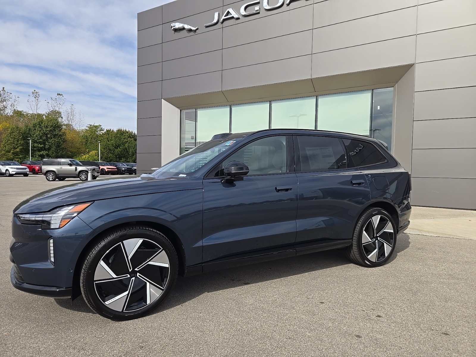 2025 Volvo EX90 Ultra's photo