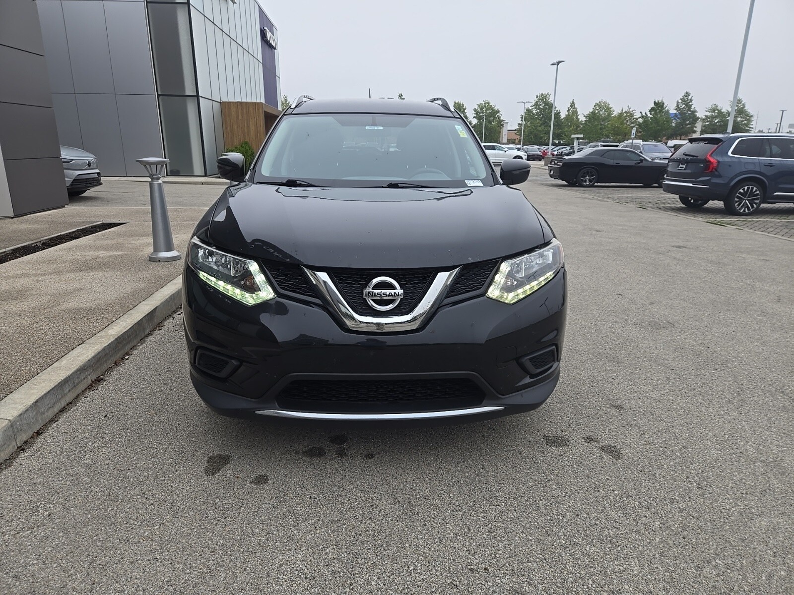 2016 Nissan Rogue S photo 2