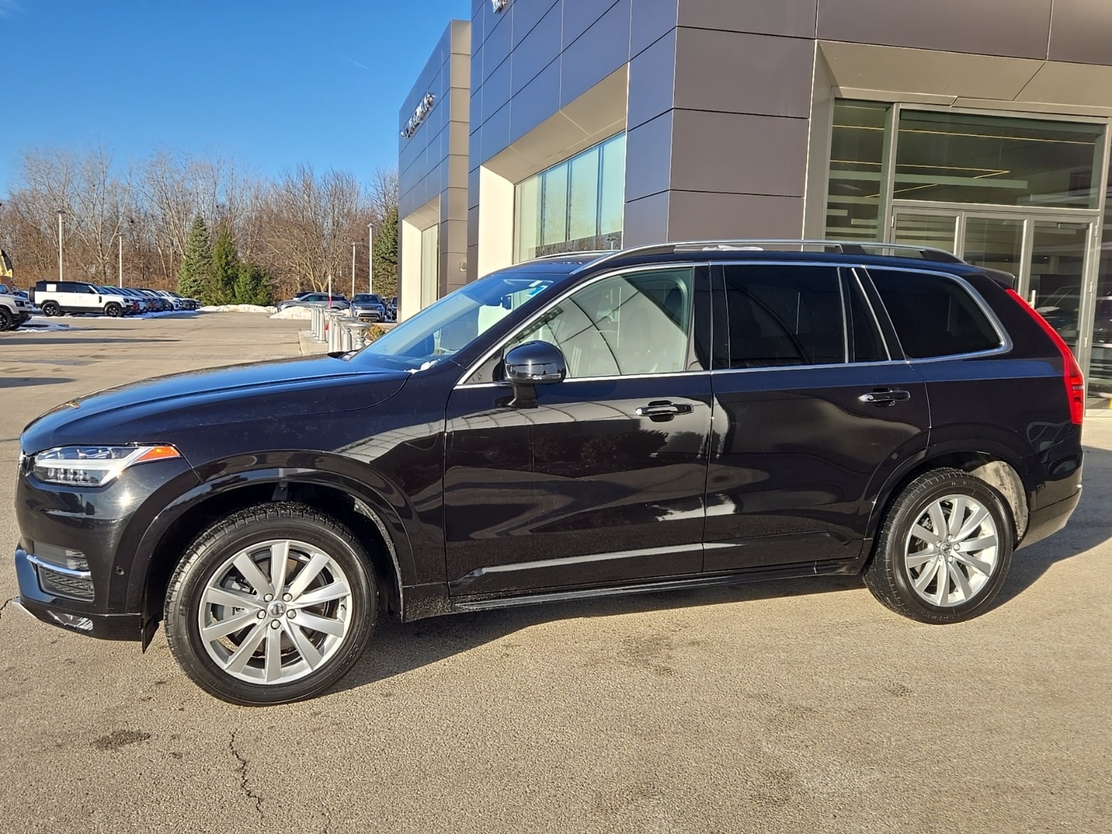 2017 Volvo XC90 Momentum's photo