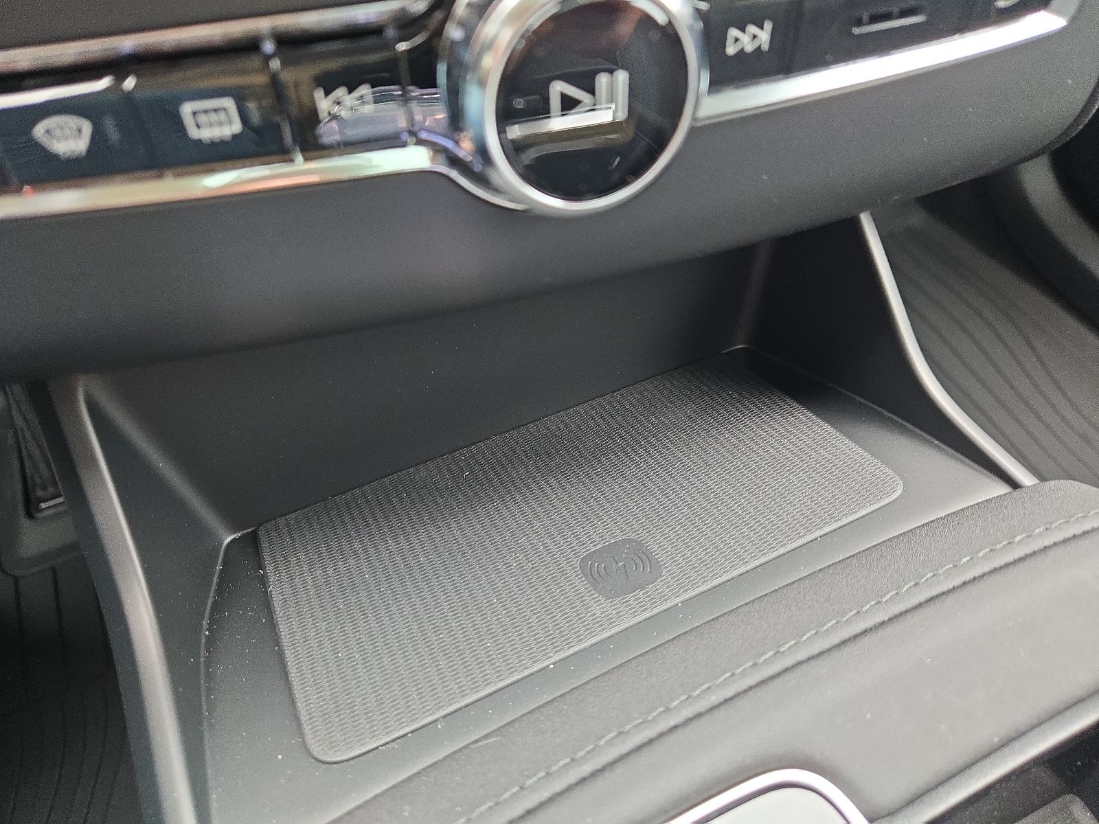 2026 Volvo XC90 Plus - Photo 43