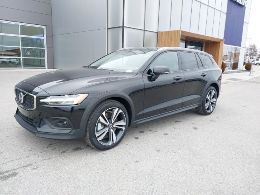 New 2024 Volvo V60 Cross Country Wagon For Sale in Indianapolis