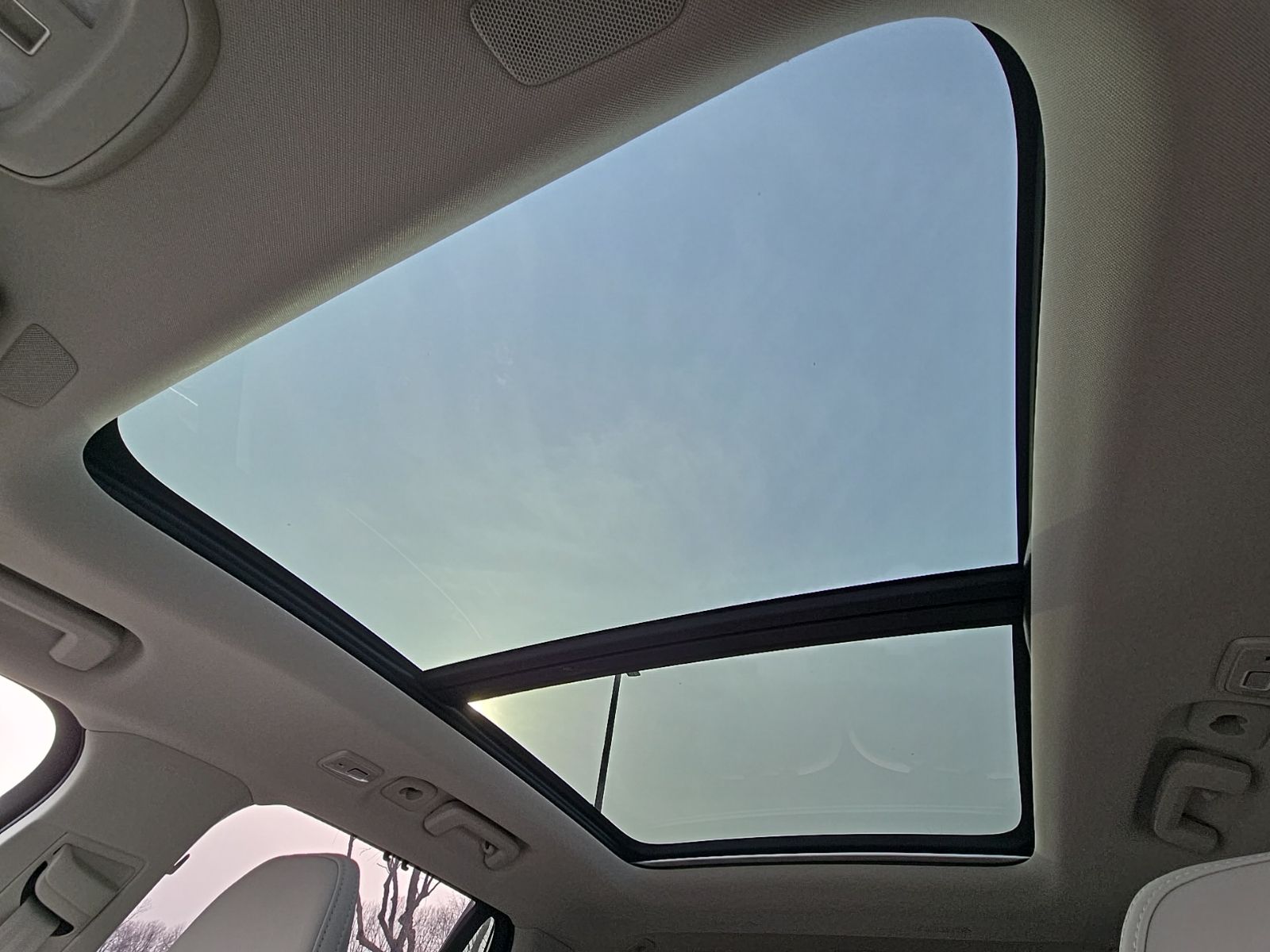 2026 Volvo XC90 Ultra - Photo 48