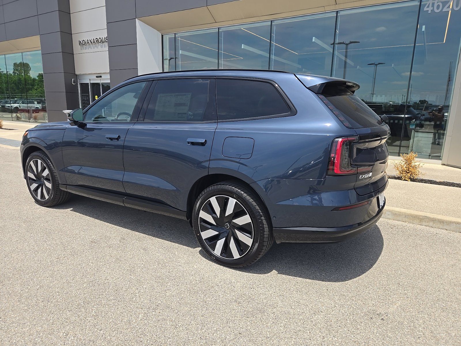 2025 Volvo EX90 Plus - Photo 7