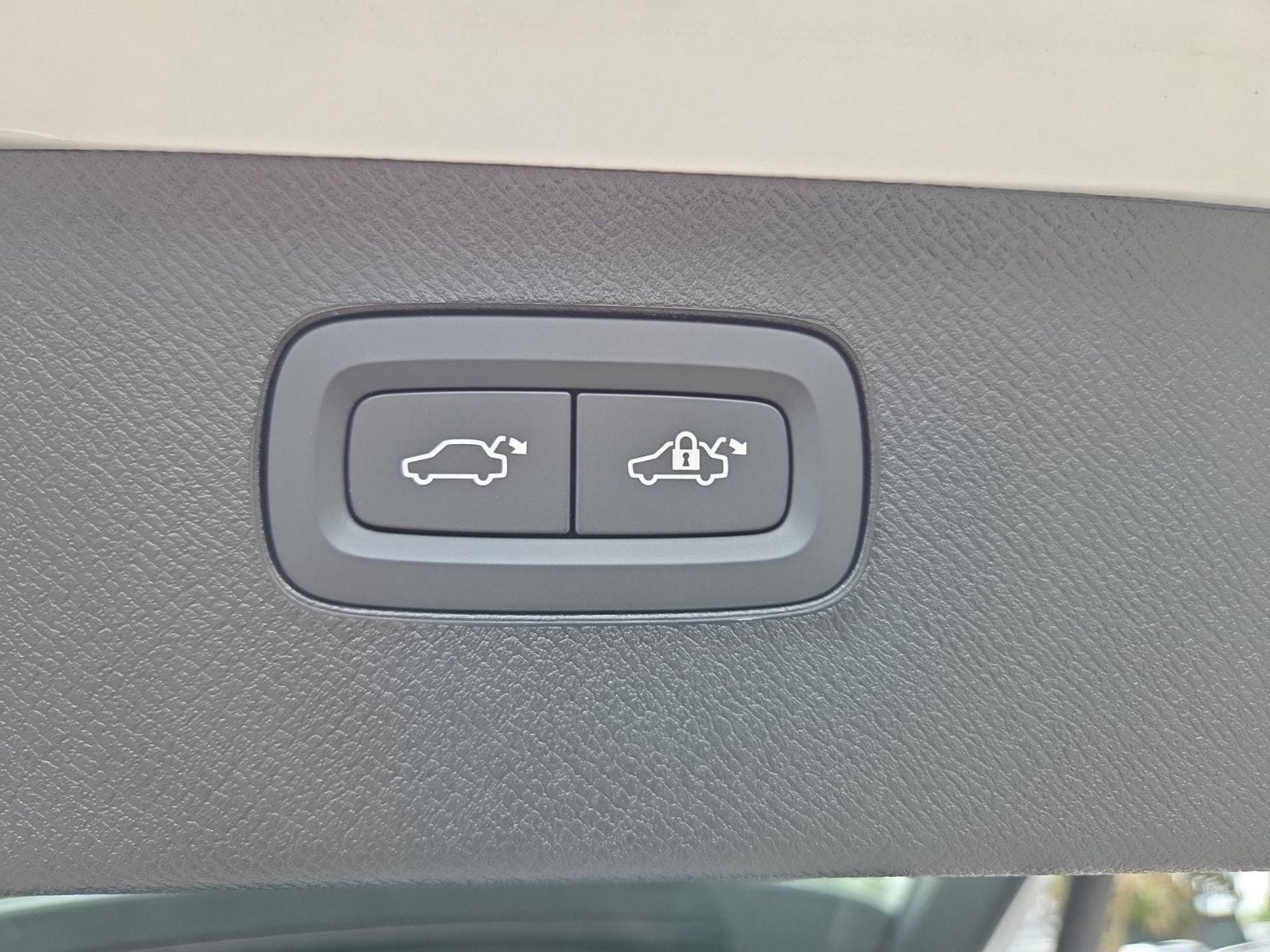 2026 Volvo XC90 Ultra - Photo 14