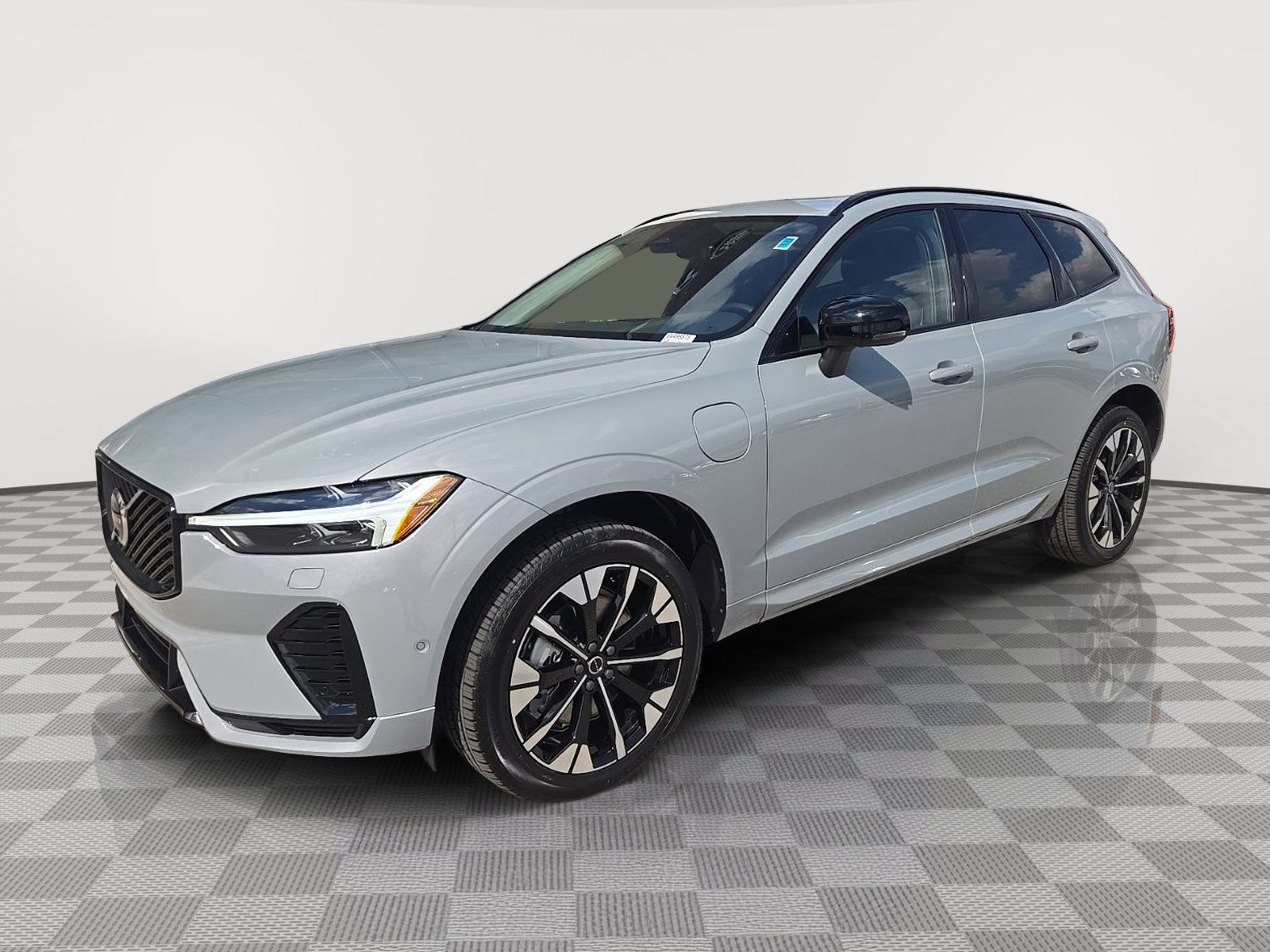 2026 Volvo XC60 plug-in hybrid T8 Plus