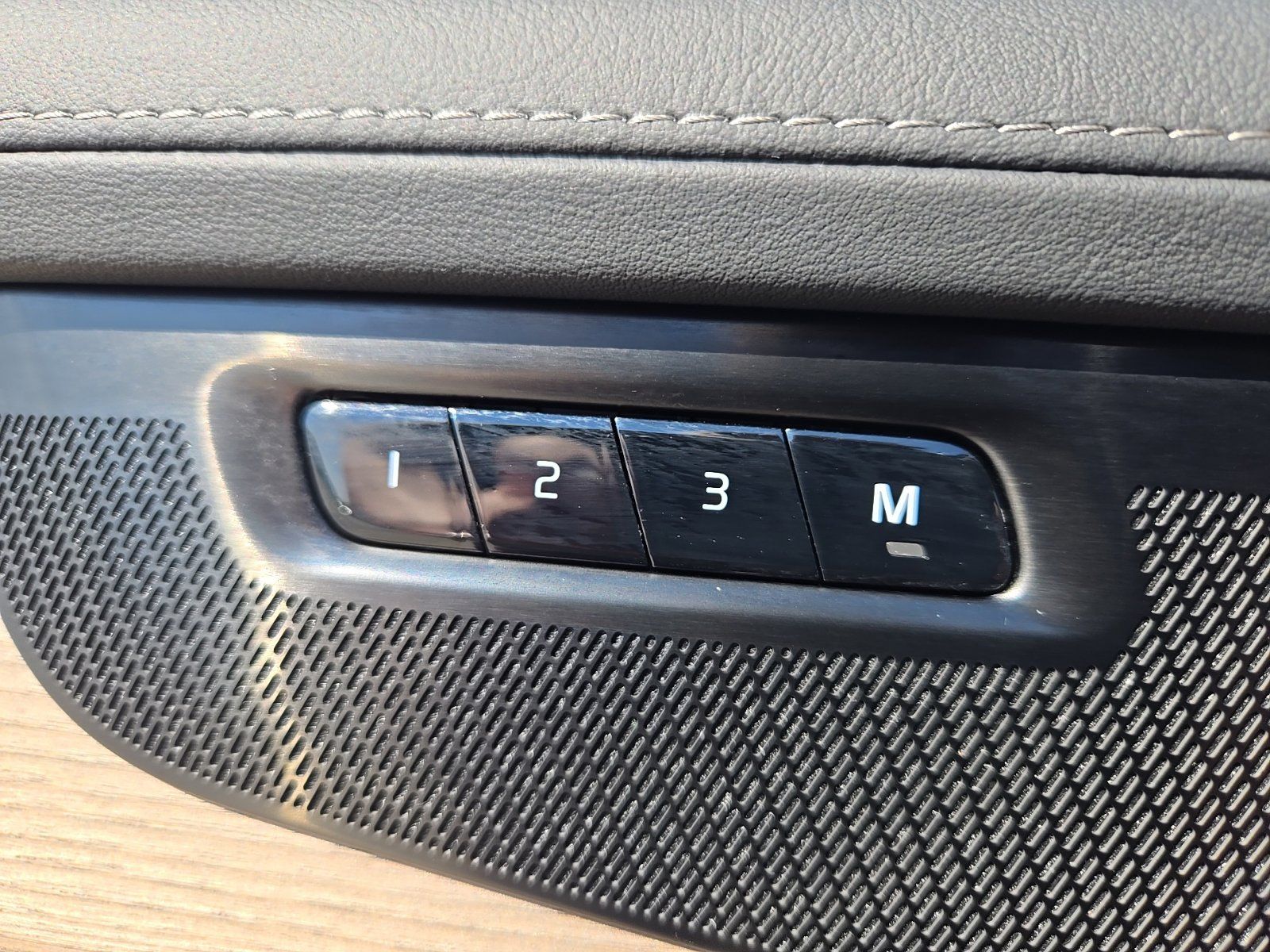 2026 Volvo XC90 Plus - Photo 24