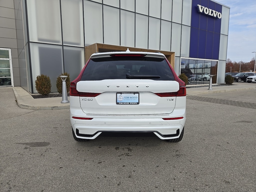 New 2026 Volvo XC60 plug-in hybrid T8 Ultra SUV