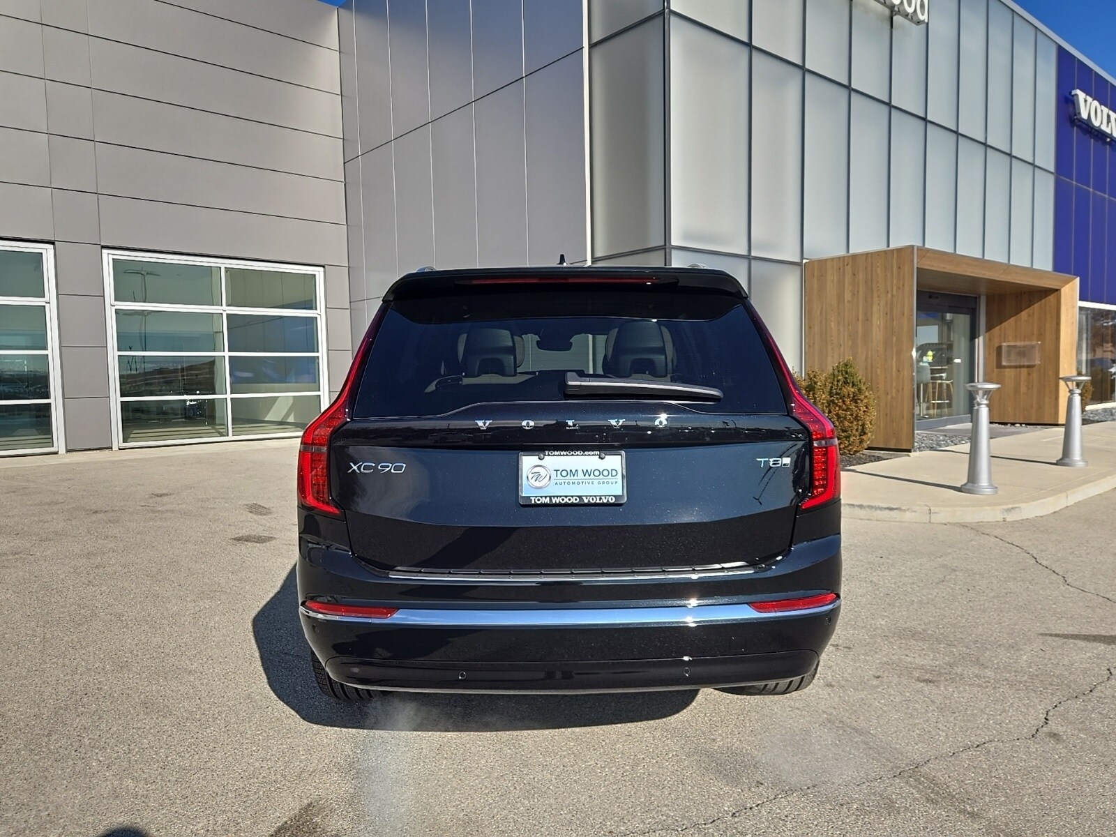 2026 Volvo XC90 T8 Plus photo 4