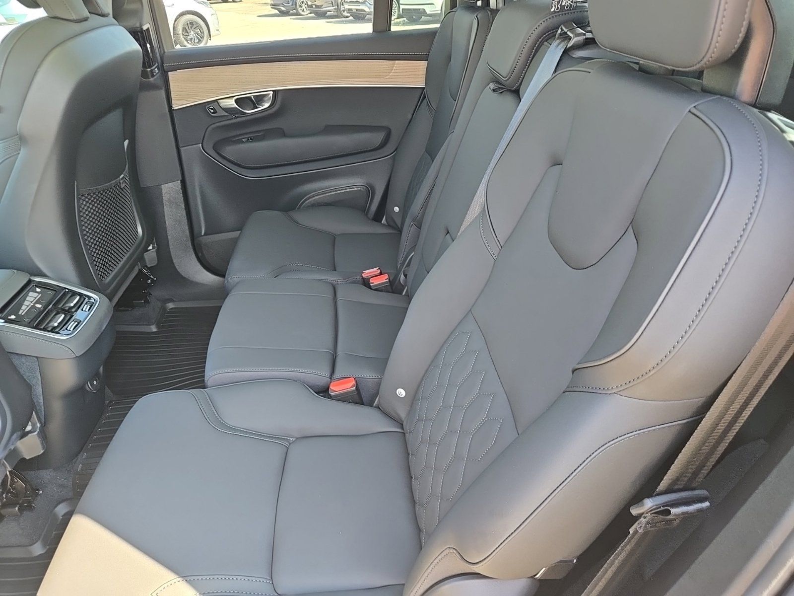 2026 Volvo XC90 Plus - Photo 32