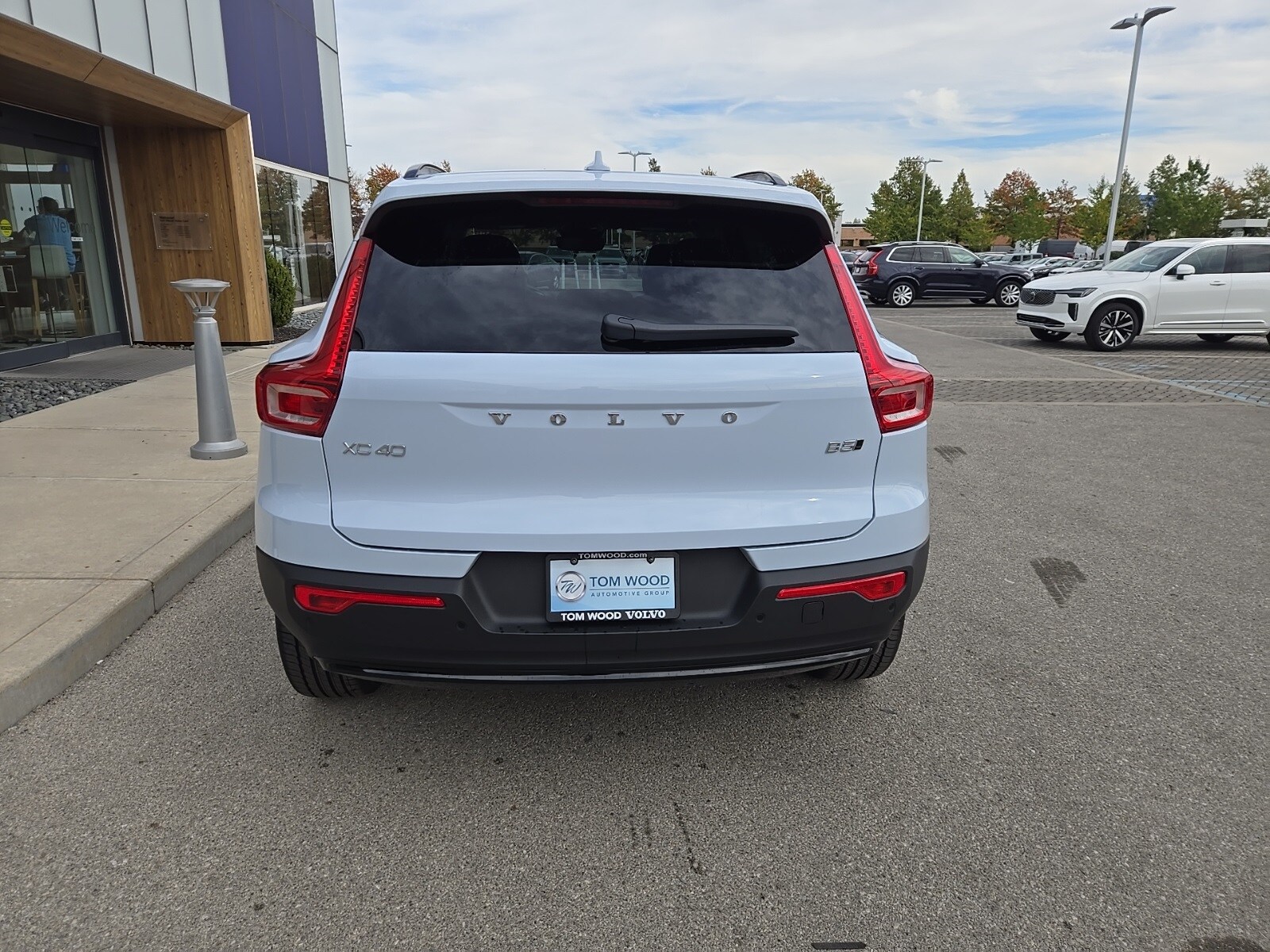 2026 Volvo XC40 Plus photo 3