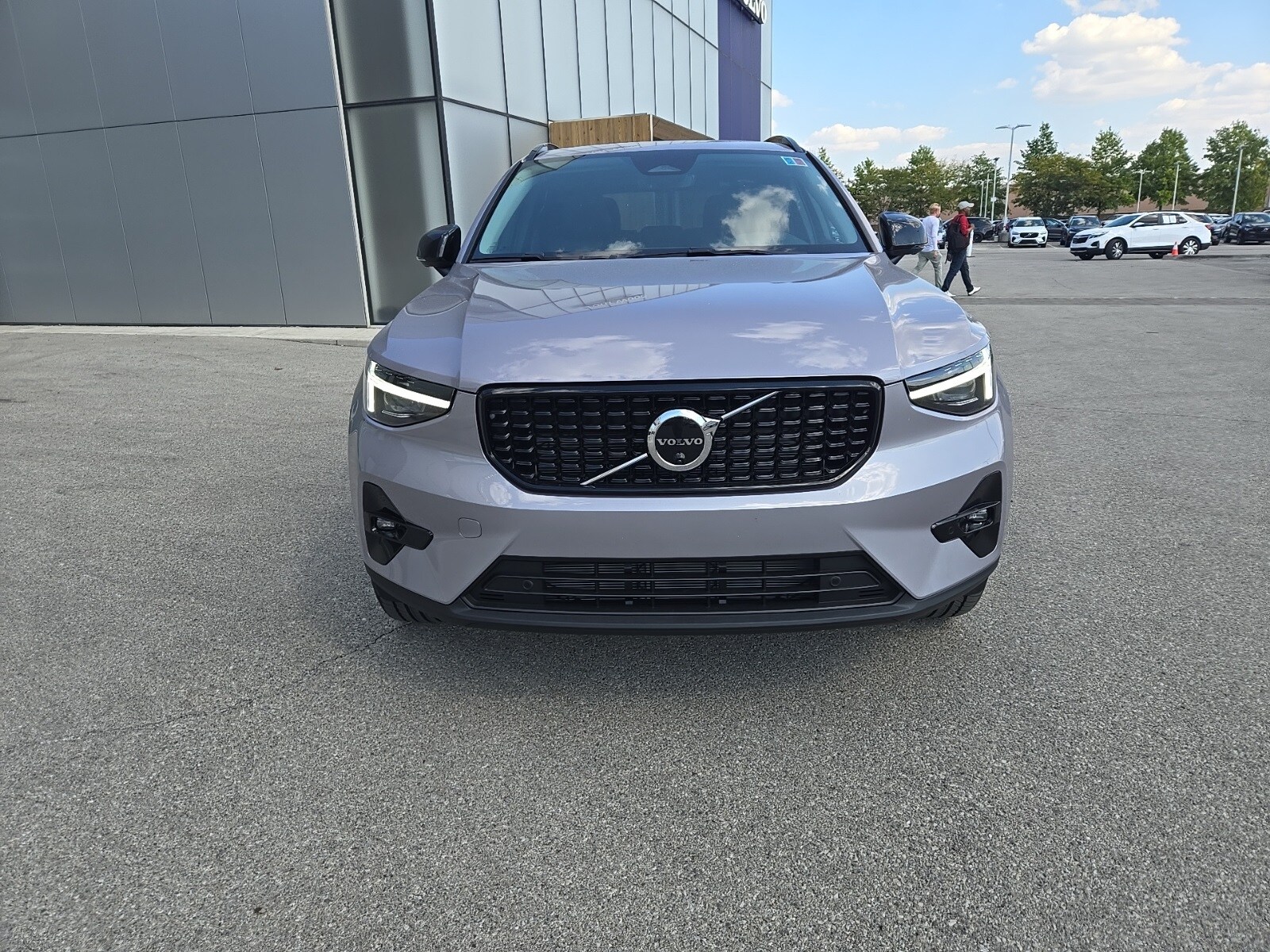 2026 Volvo XC40 Plus photo 2