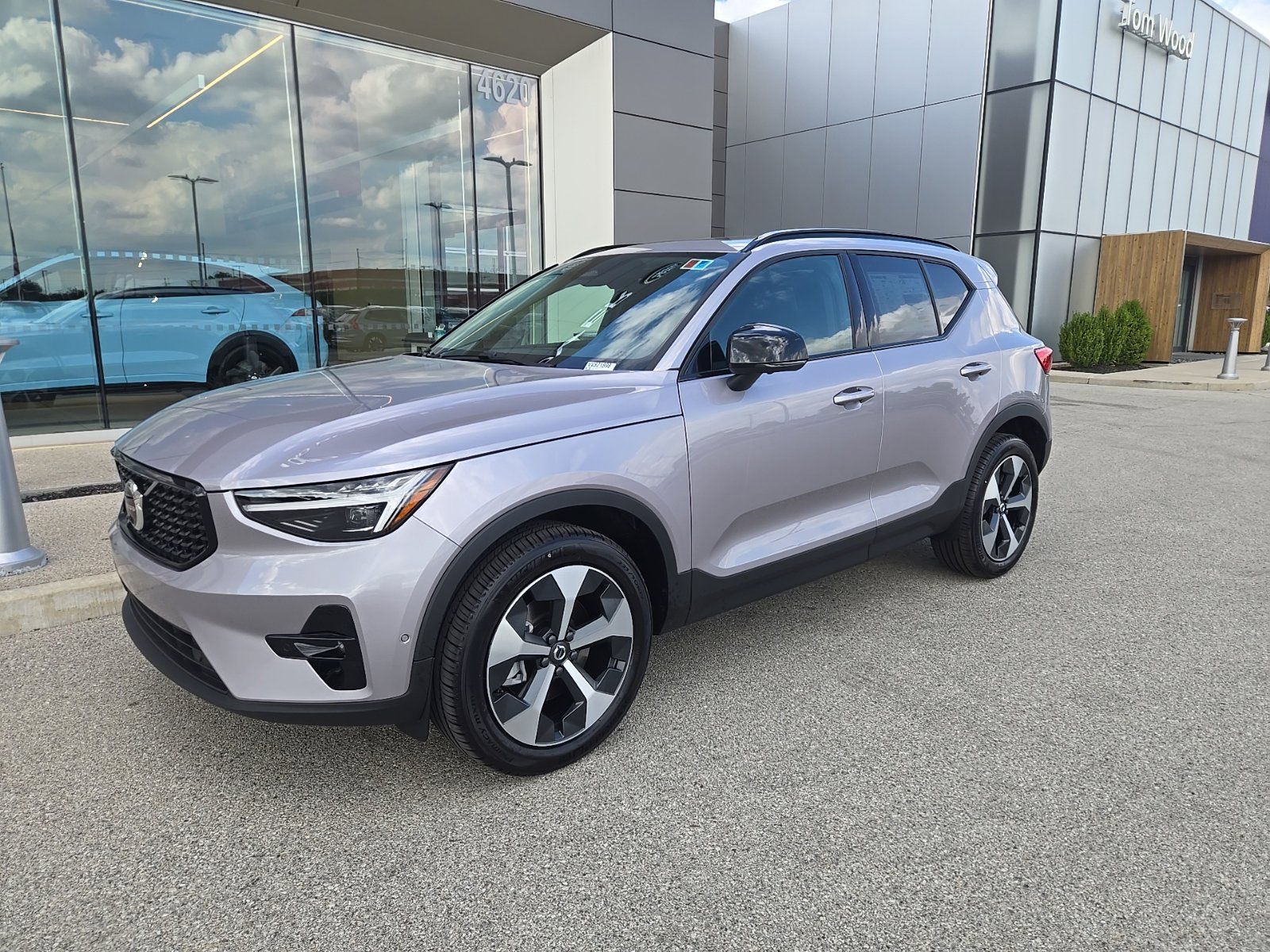 2026 Volvo XC40 Plus