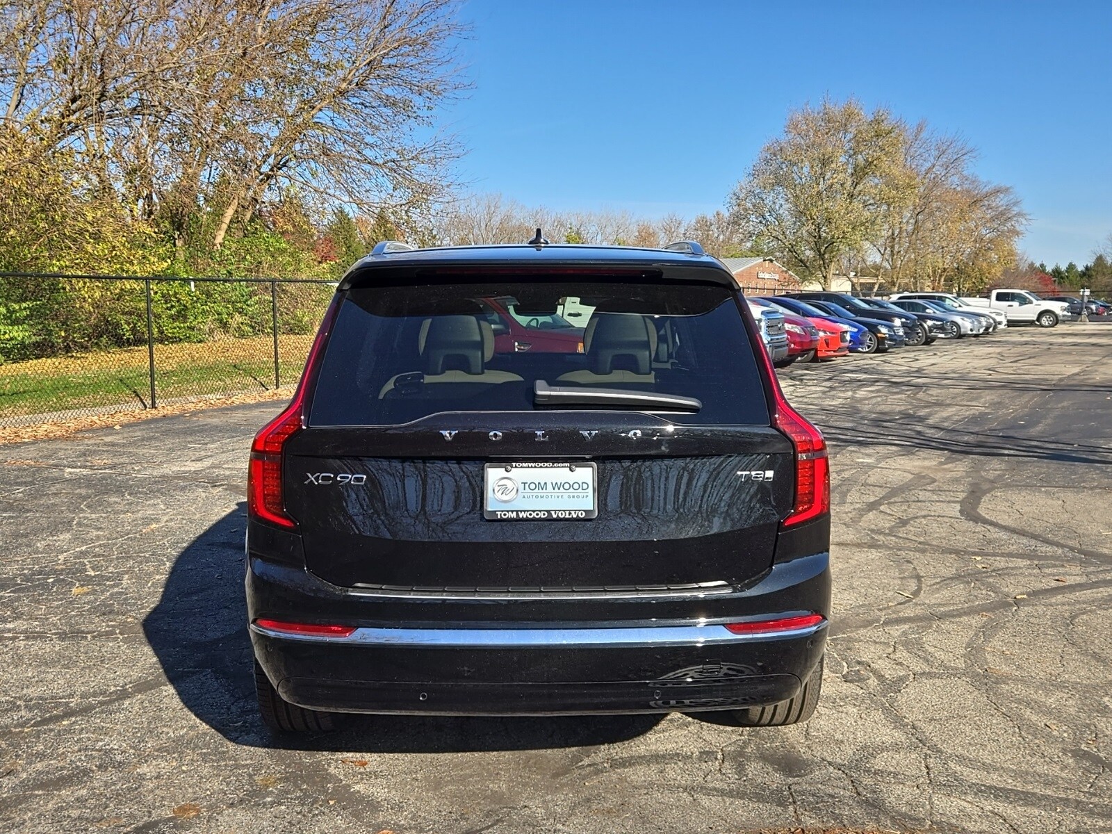 2026 Volvo XC90 T8 Plus photo 4