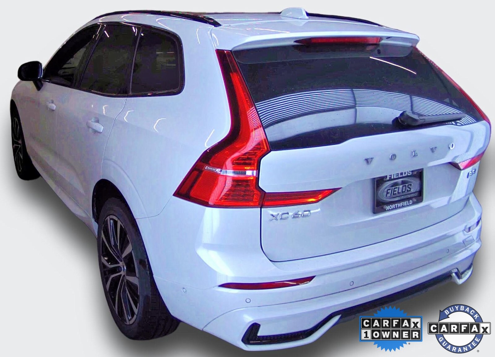 2023 Volvo XC60 B5 Ultimate photo 3