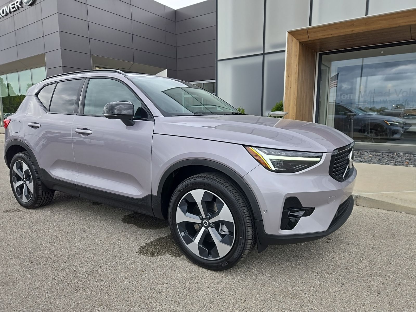 2026 Volvo XC40 Plus - Photo 7